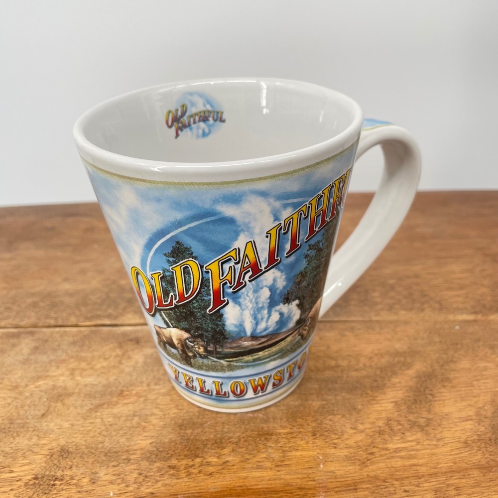Polar Graphics Old Faithful Yellowstone Collage‎ Mug 2007 Collectible Souvenir